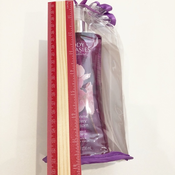 NEW Body Fantasies Luxury Gift Bag Cherry Blossom - Picture 7 of 7